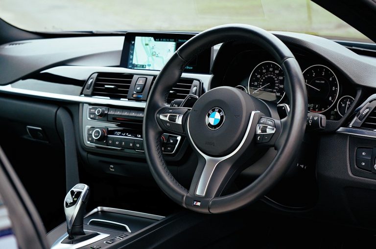 Bmw dual screen interface